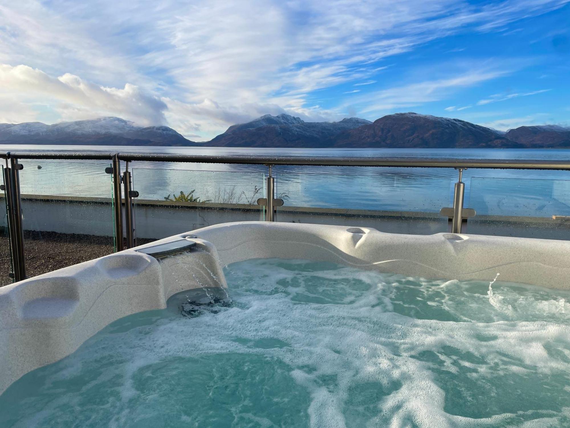 Beach Houses With Hot Tubs Glencoe Exterior photo