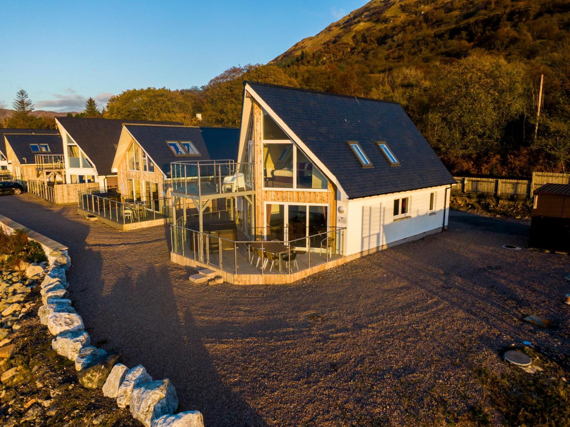 Beach Houses With Hot Tubs Glencoe Exterior photo